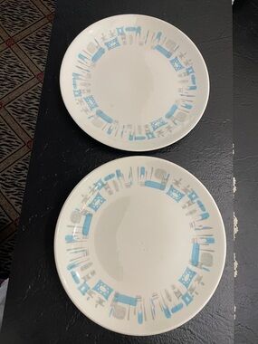 Blue Heaven Classic White Ceramic Dinner Plates with Blue Pattern (Set of 2)